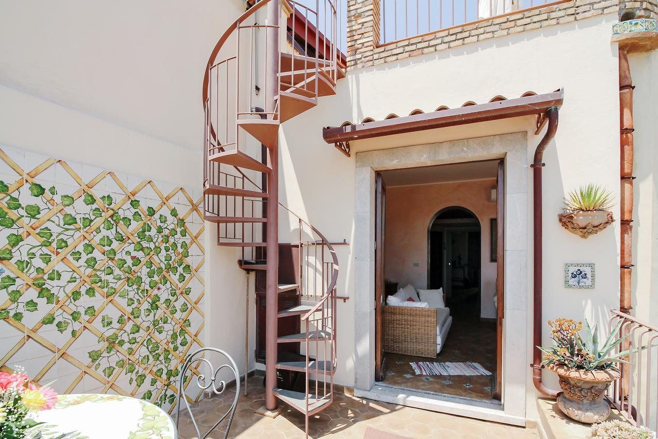 Ferienwohnung The Charme Of Sicily Taormina Exterior foto